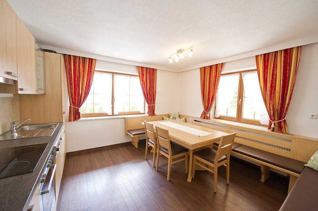 Chalet & Apartments Tiroler Bua Ахенкирх Стая снимка