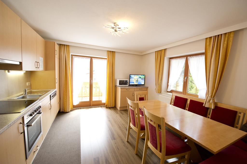 Chalet & Apartments Tiroler Bua Ахенкирх Стая снимка